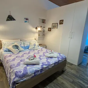 lipari-centro-storico-flat-5-mins-from-port.sicilyhotelsitaly.net/